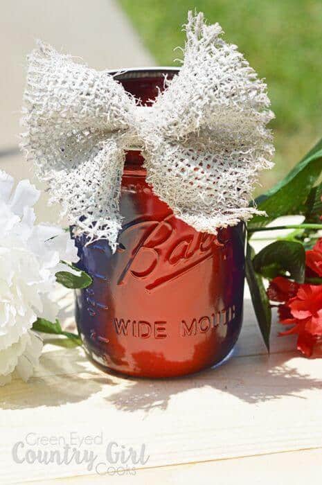 Easy DIY Painted Mason Jar Center Piece Craft perfect for holidays, bbqs, parties, showers, weddings, anything really!