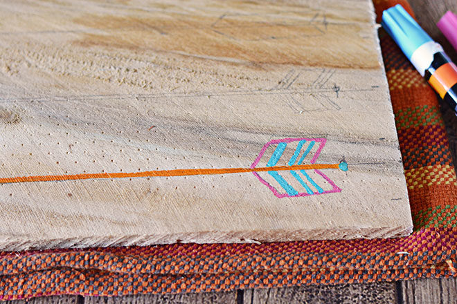 How to Make a Painted Arrow Wood Plank