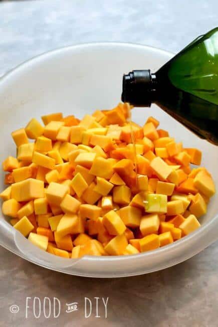 Roasted Butternut Squash is so CREAMY and BUTTERY and the PERFECT taste of FALL! | Autumn | Fall | Recipes | Side Dish