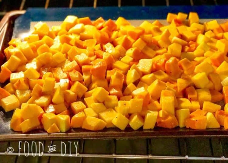 Roasted Butternut Squash is so CREAMY and BUTTERY and the PERFECT taste of FALL! | Autumn | Fall | Recipes | Side Dish