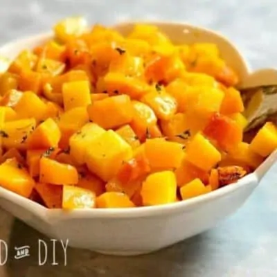 Roasted Butternut Squash is so CREAMY and BUTTERY and the PERFECT taste of FALL! | Autumn | Fall | Recipes | Side Dish